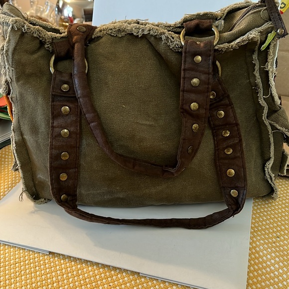 Army style satchel type. Label is Fashionexpress. - Picture 3 of 6